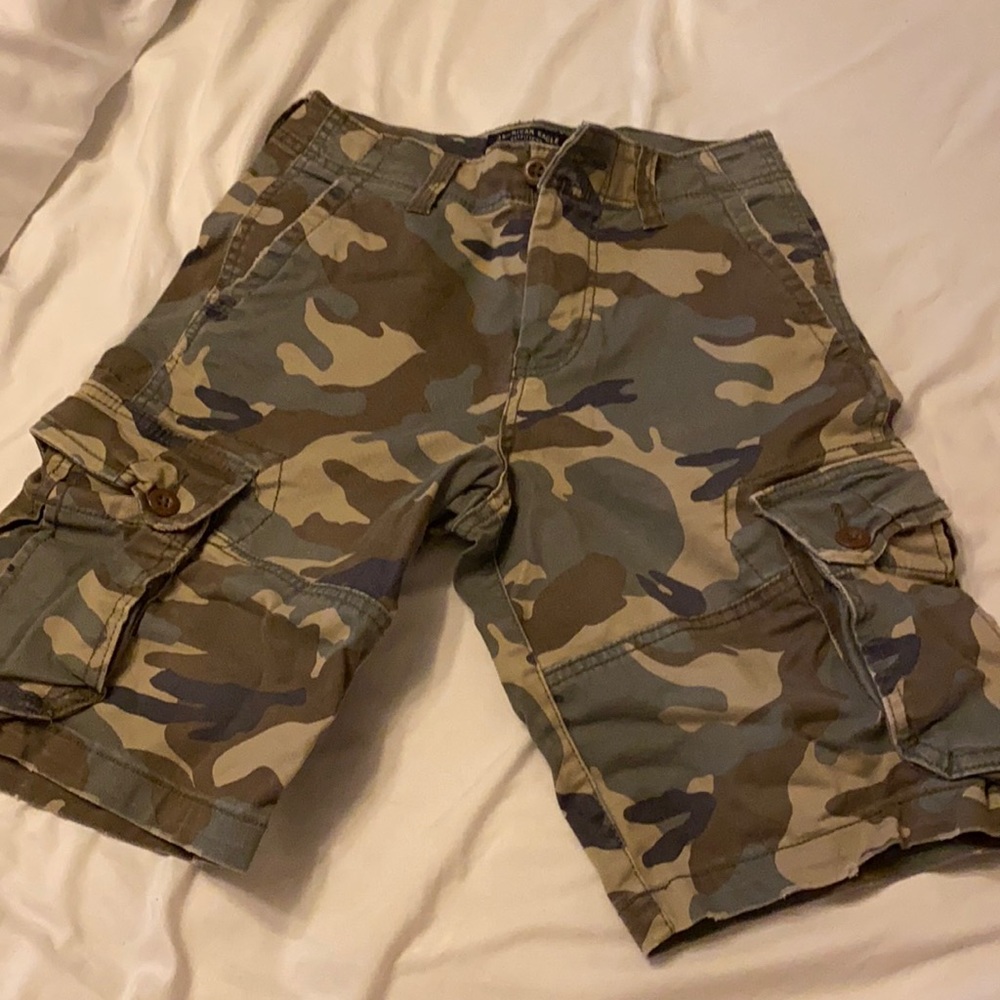 Men’s AE cargo short size 26